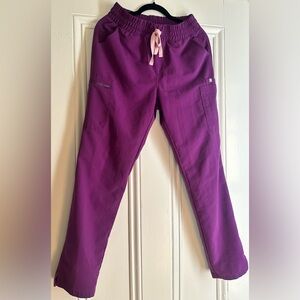 Figs Yola scrub bottoms. Size small in purple.